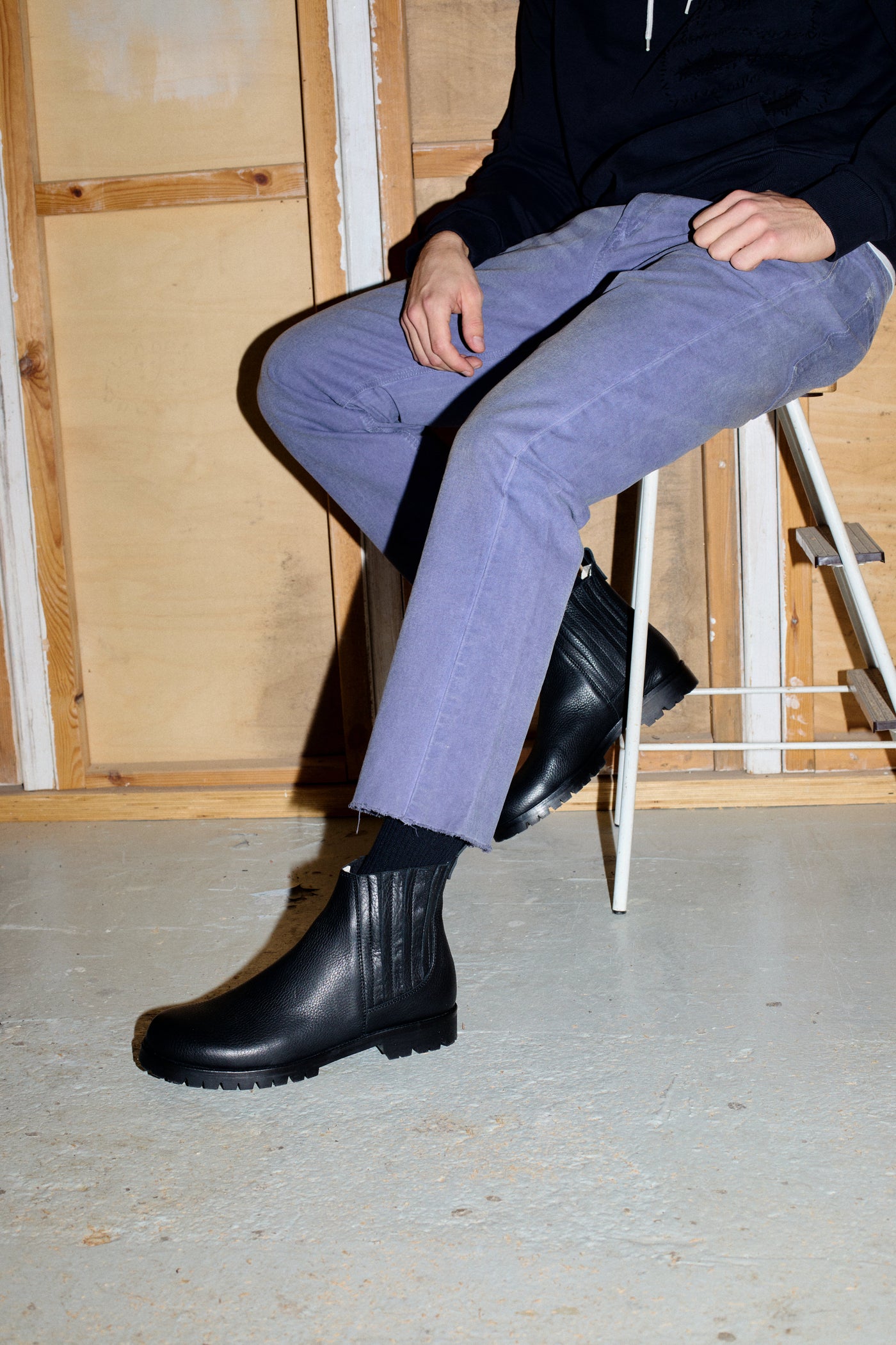 Men Chelsea Vibram Boot Black