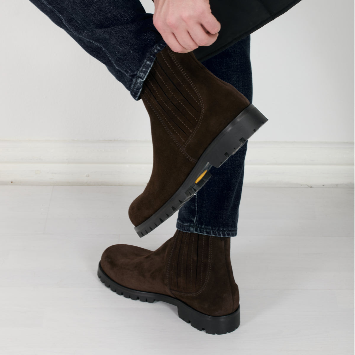 Men Chelsea Vibram Boot Suede Castano Marrow