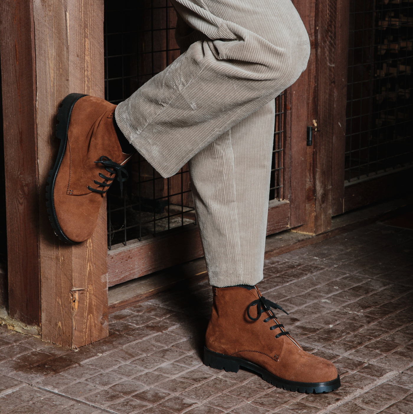 Men Ola Vibram Boot Suede Brown