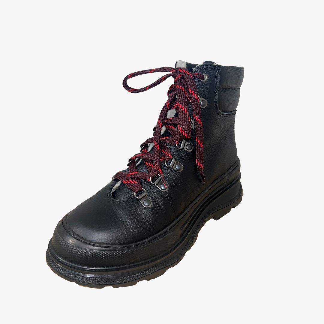 Viininpunaiset kengännauhat