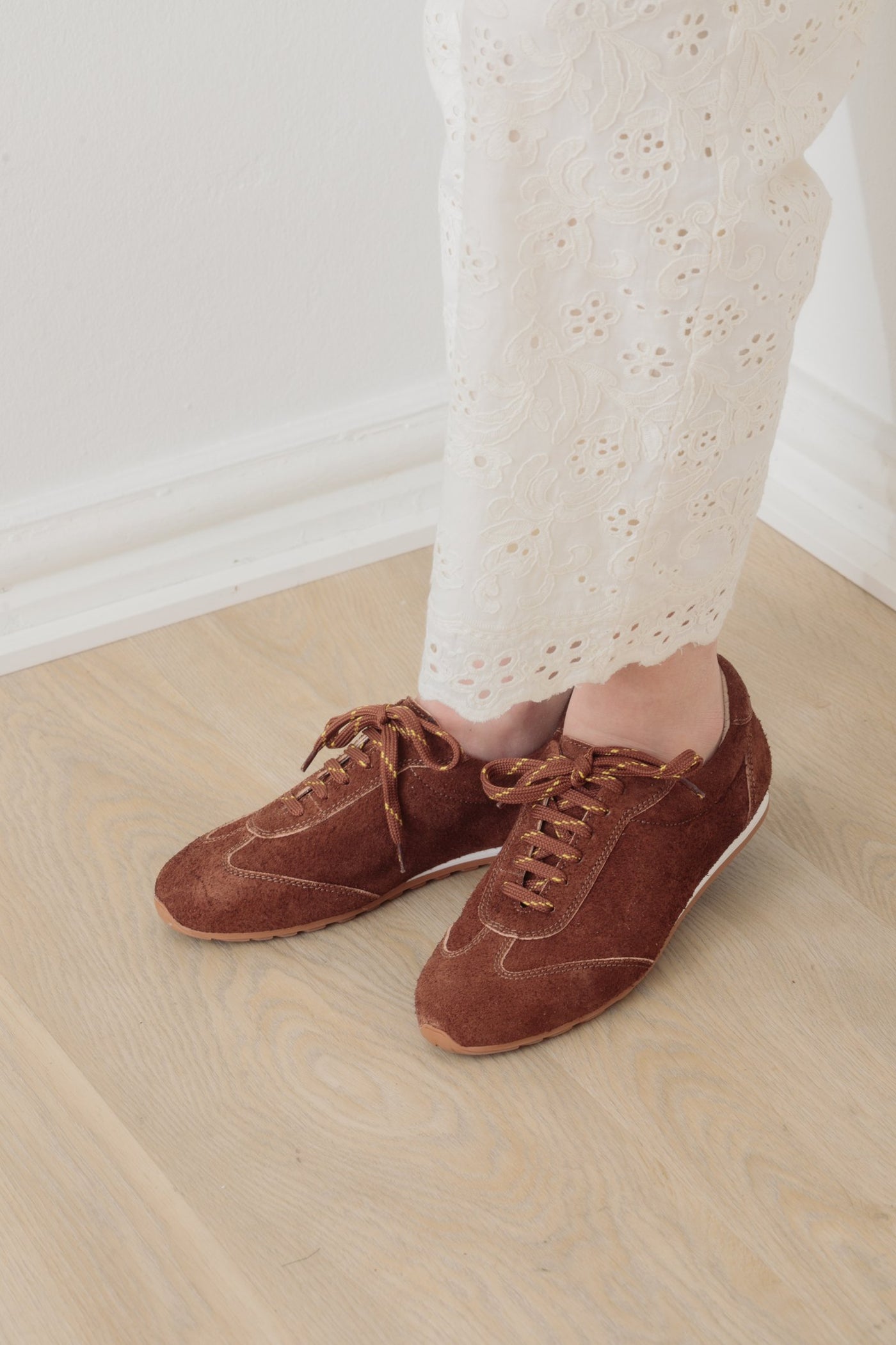 Penny tennari ruskea mokka