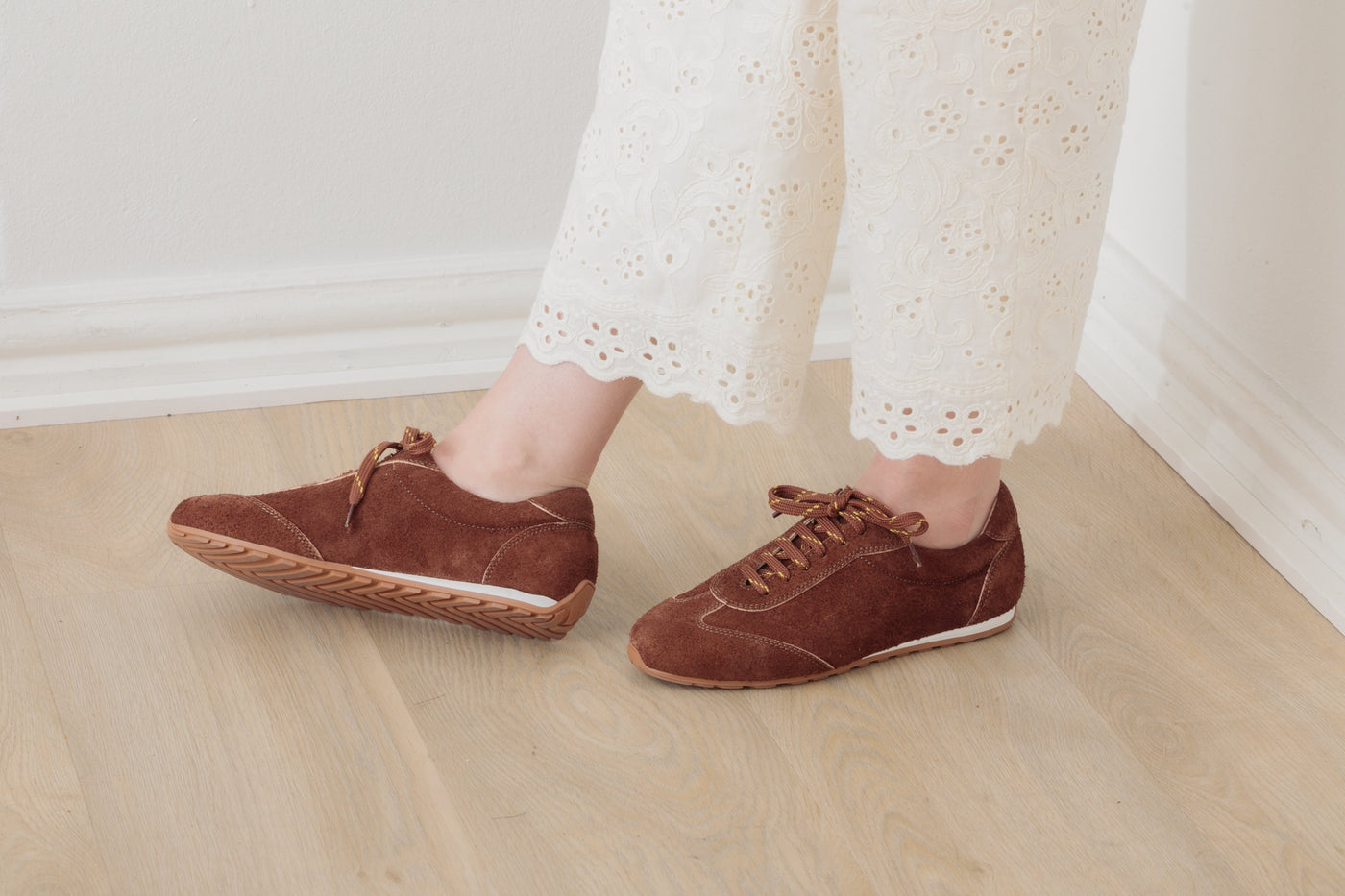 Penny tennari ruskea mokka