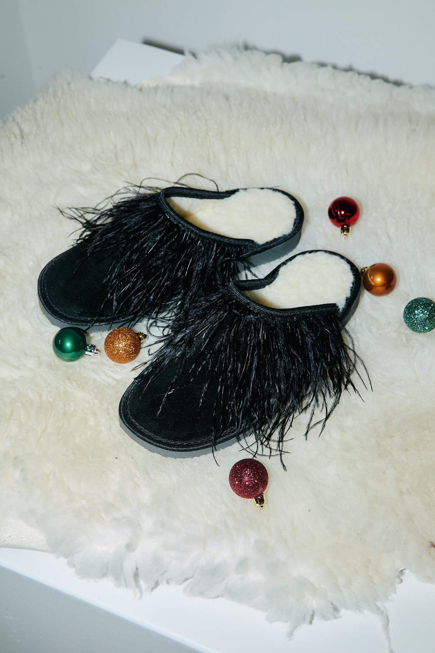 Stephanie feather slipper black