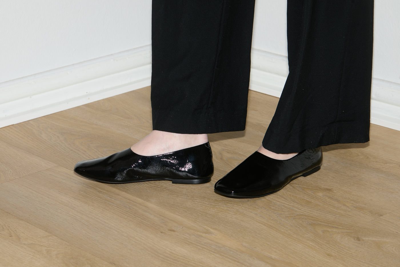 Ursula -ballerina kiiltonahka musta