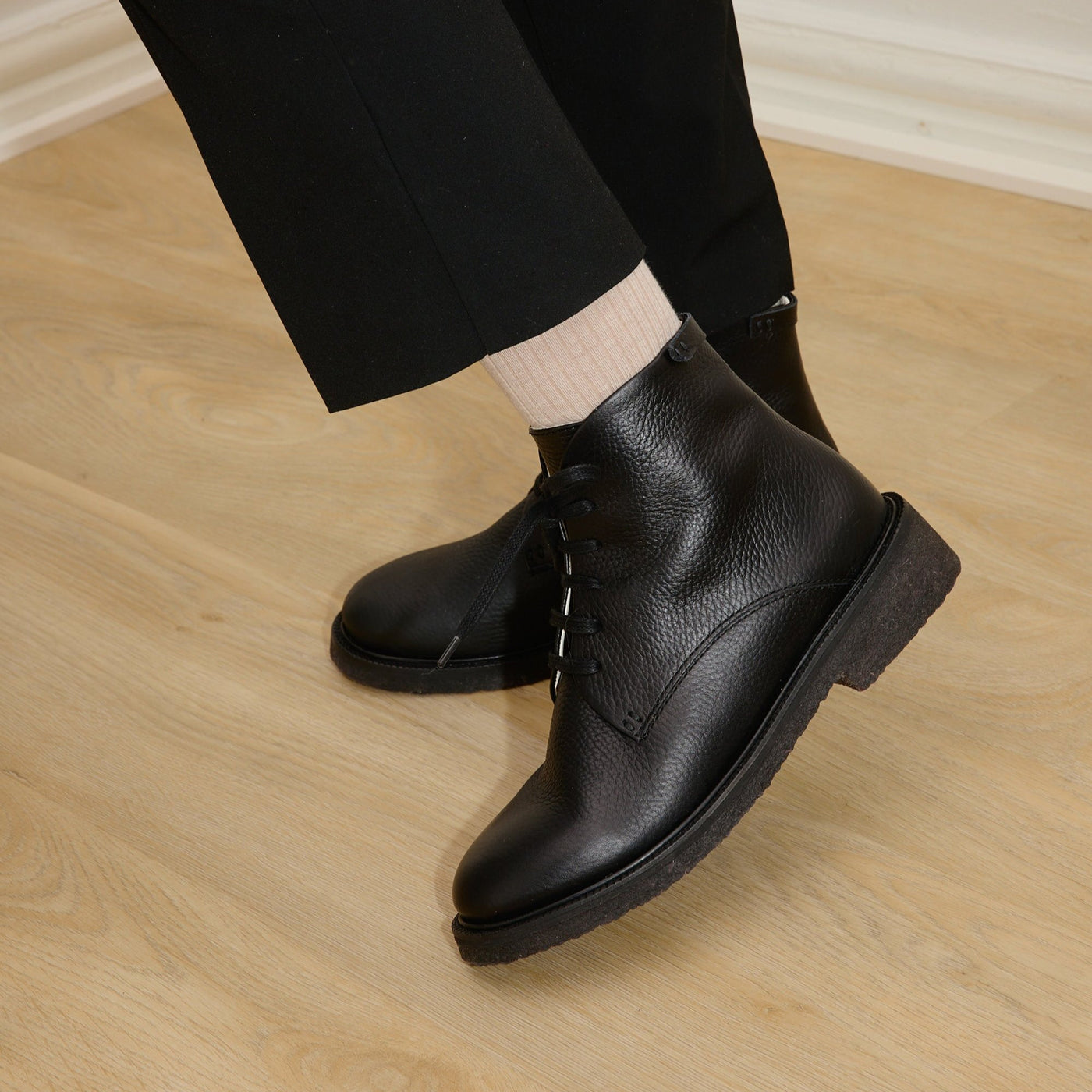 Ola crepe boot black