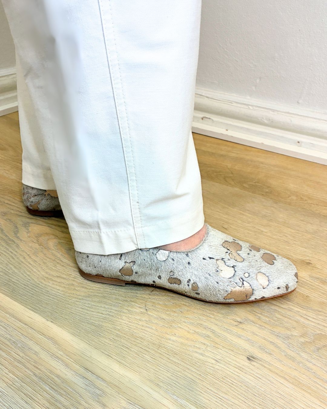 Ursula ballerina calf hair gold & white