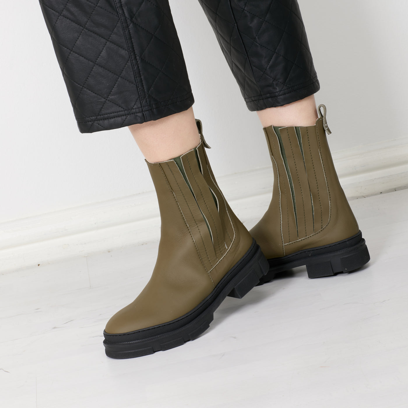 Chelsea boots hot sale olive green