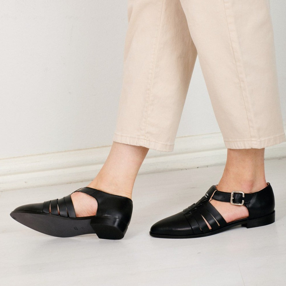 Emil sandal all black – Terhi Pölkki Store & Studio